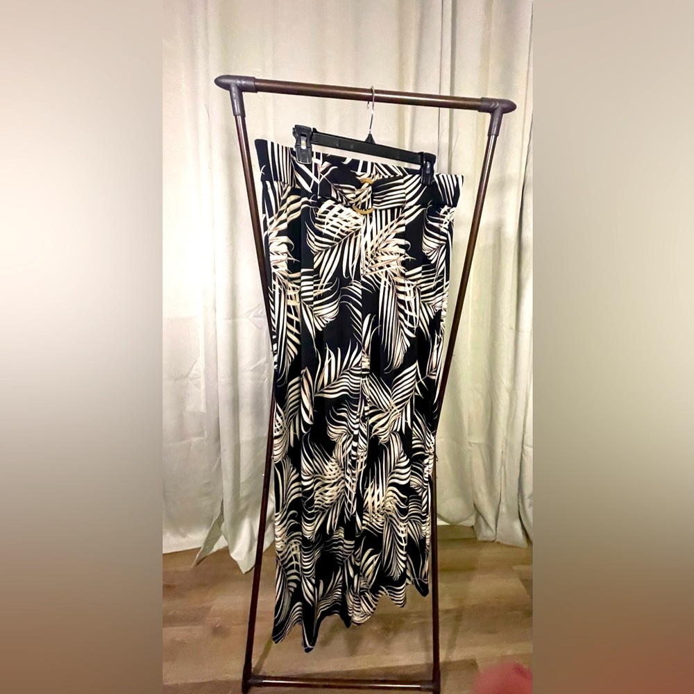 White House Black Market Wide leg pant